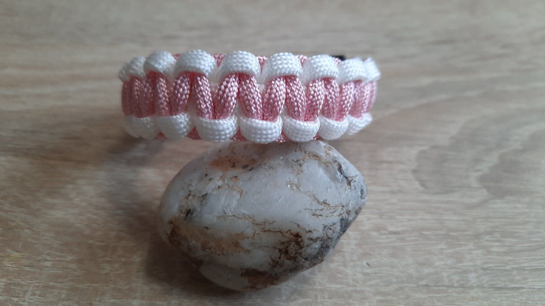 Bracciali & Braccialetti: Paracord Armband Weiss Rosa – Nuovo e nell'imballaggio originale da Walenstadt venduto da emynmuil1 2