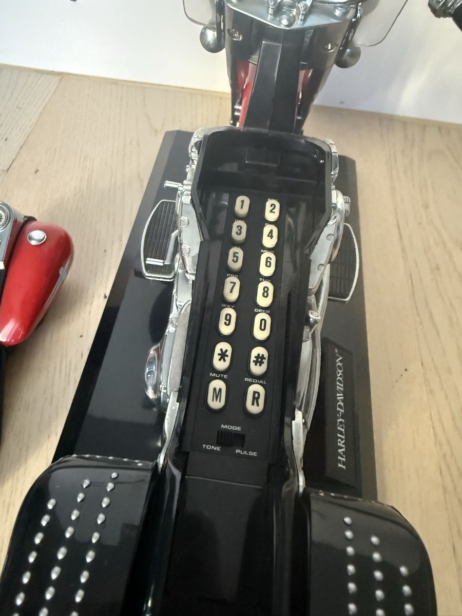 Statuette: Harley-Davidson Telefon als Dekoobjekt – Usato da Buch am Irchel venduto da Sweetharth 4