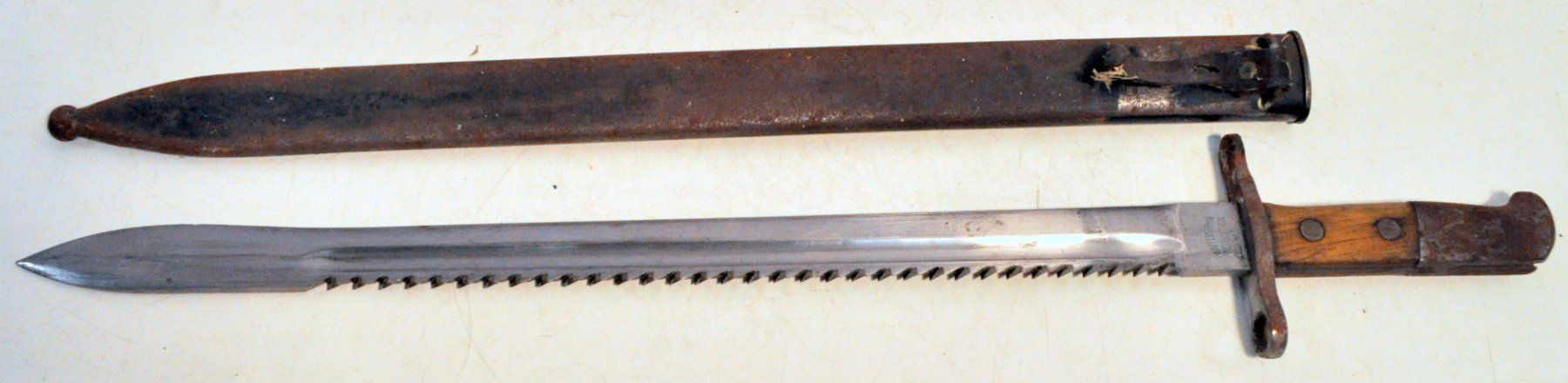 Schweizer Armee Stichwaffen: Ancienne "grande" baïonnette armée Suisse – Gebraucht aus Neuchâtel von Neuchatel