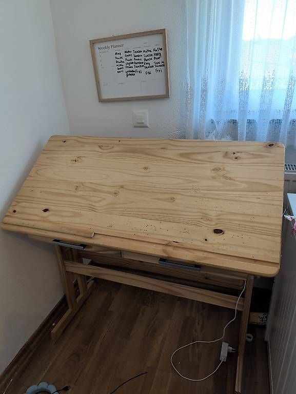 Scrivanie: Kinderschreibtisch – Usato da St. Gallen venduto da Alesha_Shop 2