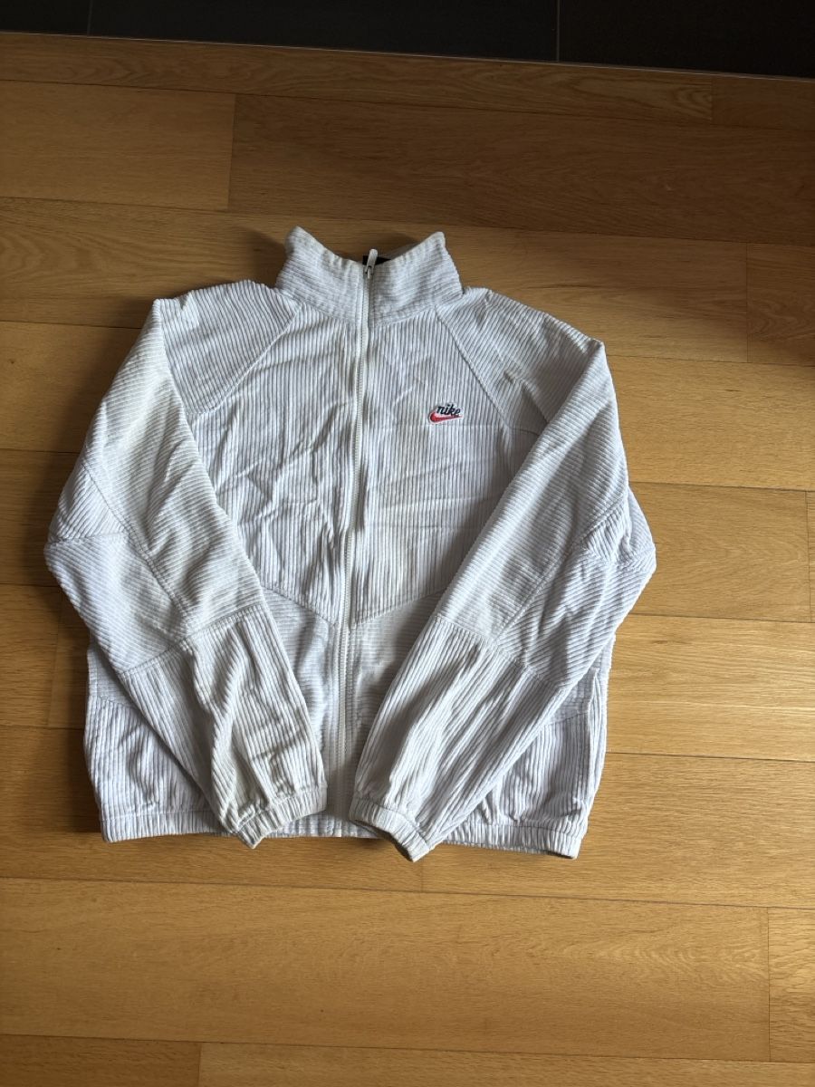 Nike Giacche: Vintage Nike Jacket White – Usato da Effretikon venduto da StoneIsland8604 1