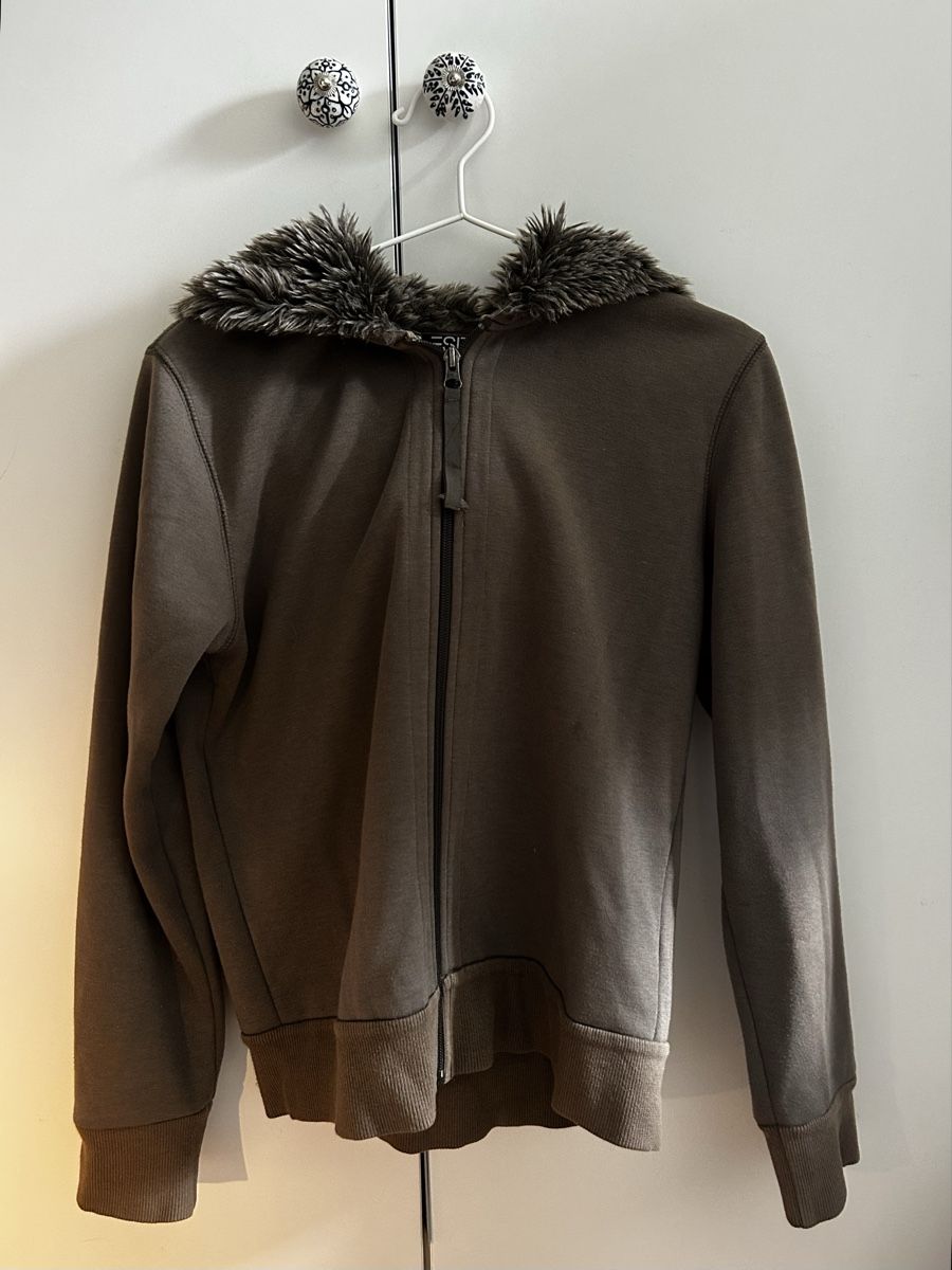 Esprit Giacche: Jacke mit Fellkapuze – Usato da Uster venduto da alin13e 4