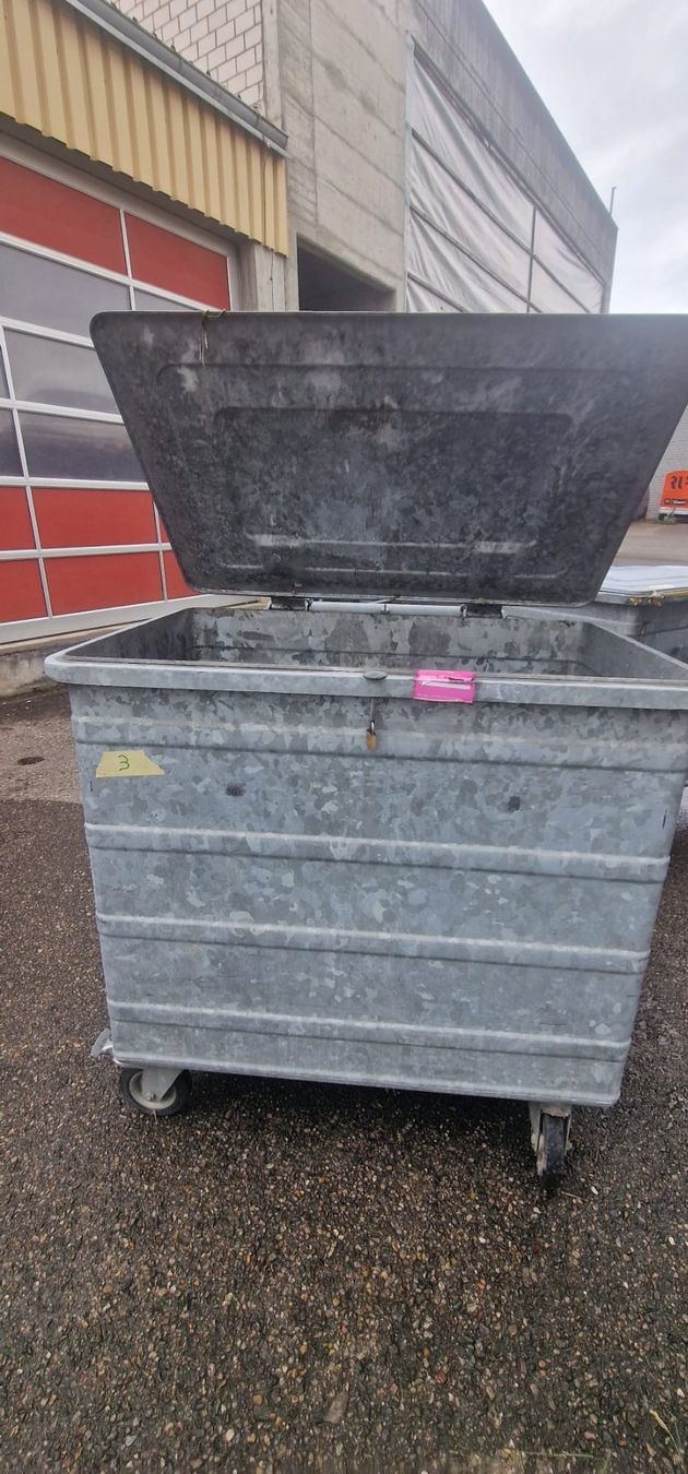 Banconi: Abfall Container verzinkt, 750 Liter Nr. 3 – Usato da Flawil venduto da 1343525 1