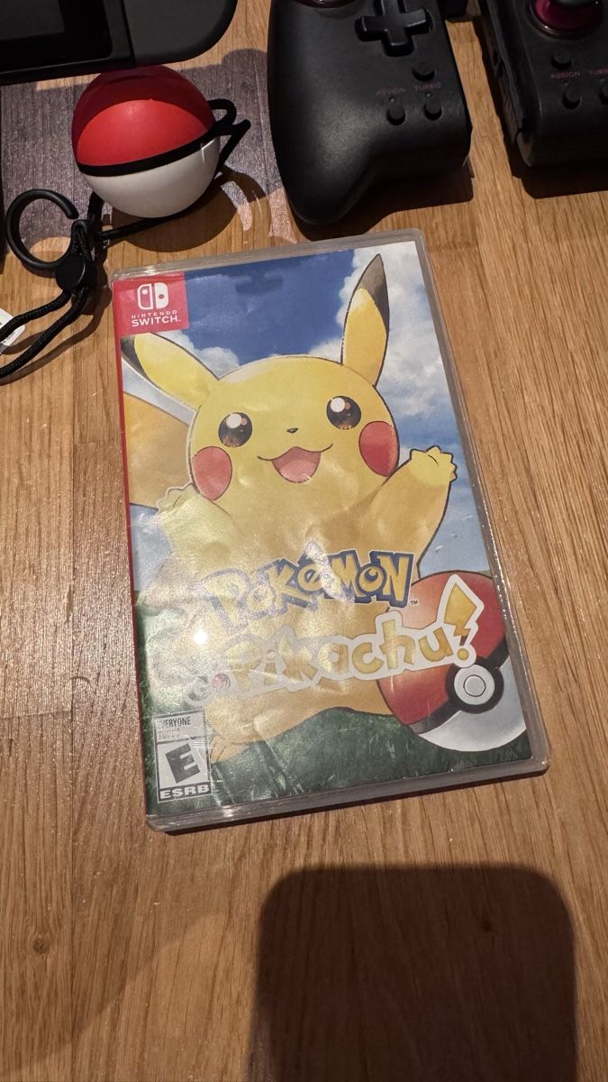 Nintendo Console: Nintendo Switch mit Zubehör Pokémon  – Usato da Wädenswil venduto da fabtastic 4