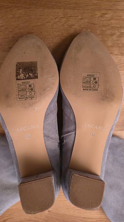 Lascana Scarpe da donna: LASCANA Overknee-Stiefel, hellgrau, Gr. 41 – Usato da St. Gallen venduto da Edenbaum 1