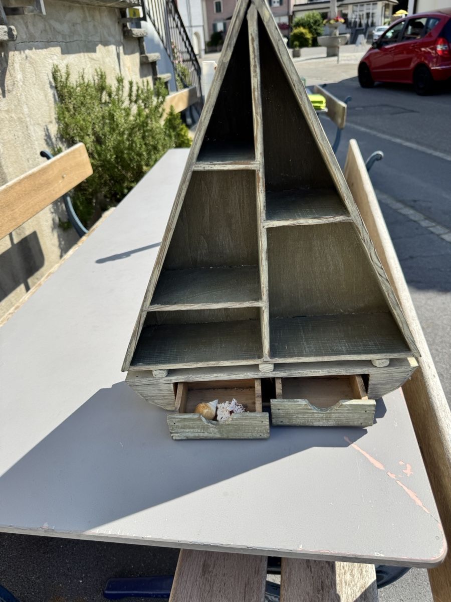 Articoli in legno: Wandregal Pyramide klein mit Schubladen – Usato da Wangen SZ venduto da ang_vcw8