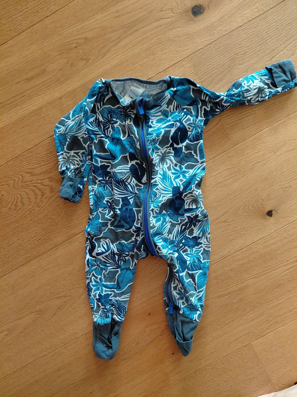 Pyjamas: Baby Strampler mit Blumenmuster Grösse 62/68 Bonds – Gebraucht aus Teufen AR von JanineSG