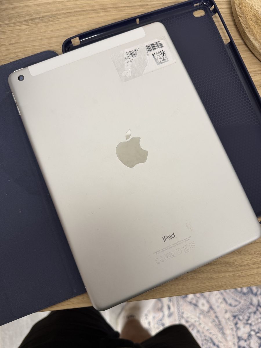 Apple Tablet PC: iPad 5. Generation, Top Zustand, Inkl. Hülle! – Usato da Kappel SO venduto da ald_q6z7 1