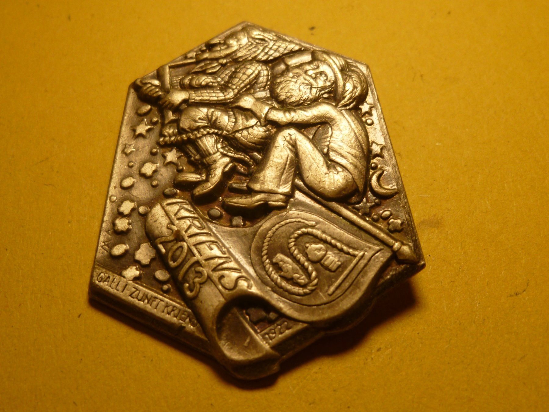 Placchette & Badge: KRIENS 2013 SILBER – Usato da Ried (Muotathal) venduto da Mandarin02