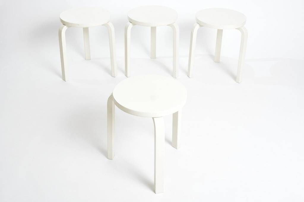 Sgabelli: Alvar Aalto Hocker  – Usato da Zürich venduto da IndividumCH 1