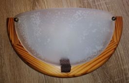 Wandlampe Form Halbmond