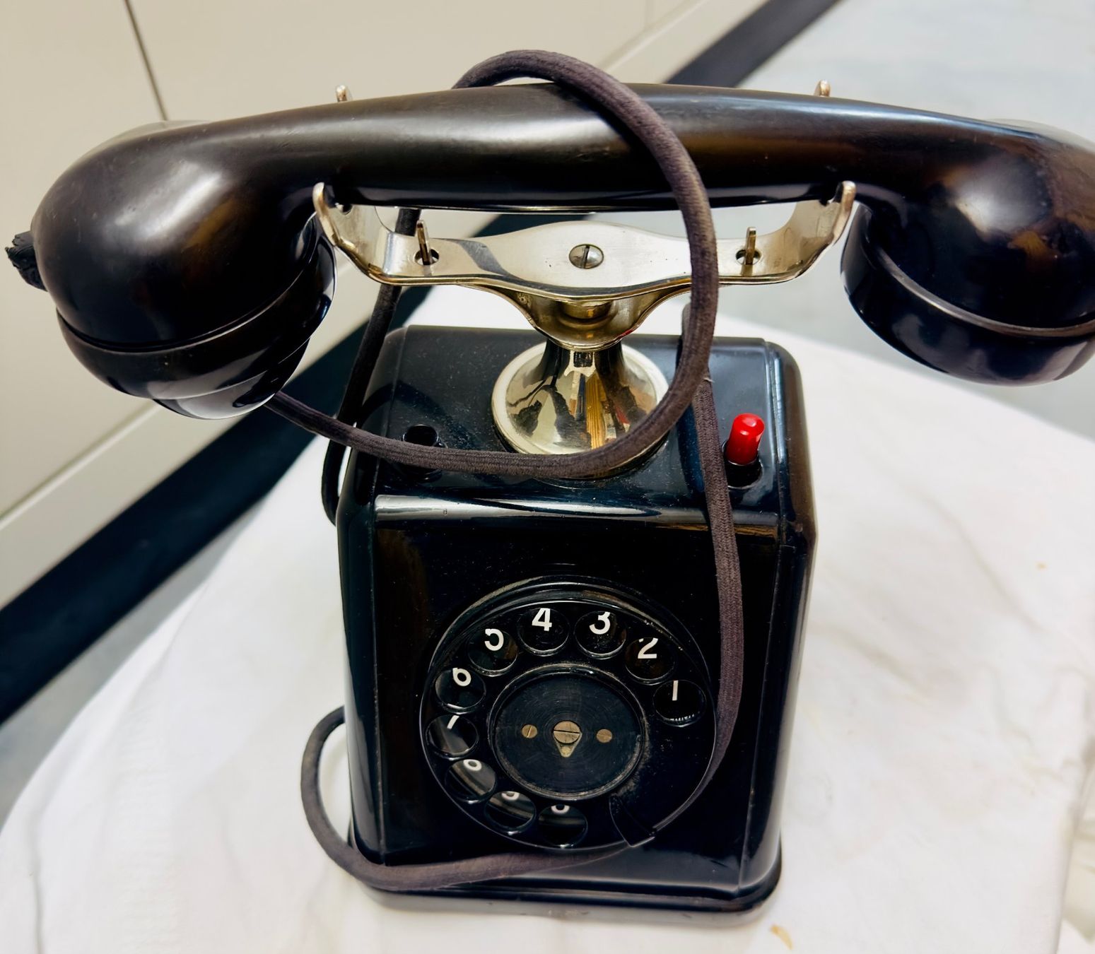 Telefone: téléphone U43 universel 1943 - Universaltelefon U43 von 1943 – Gebraucht aus Biel/Bienne von Gatinha54 2