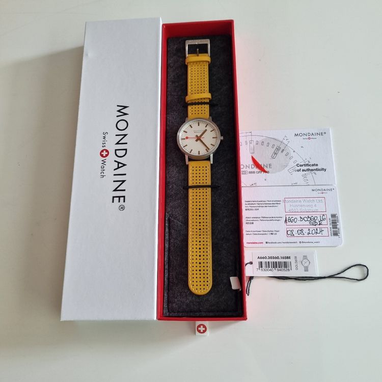 Mondaine Orologio Svizzero Uomo/Donna con cinturino giallo. (Gebraucht