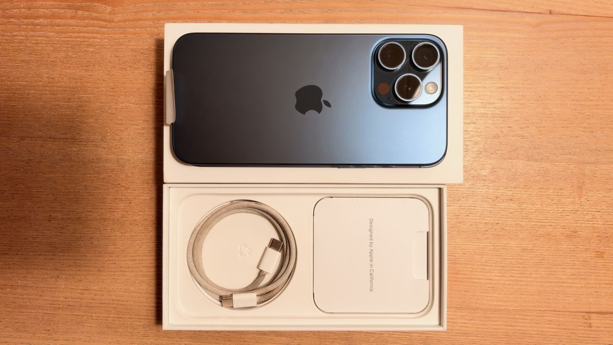 Apple Handys / Smartphones: iPhone 15 Pro Max  – Neu (gemäss Beschreibung) aus Solduno von jun_bhp5 4