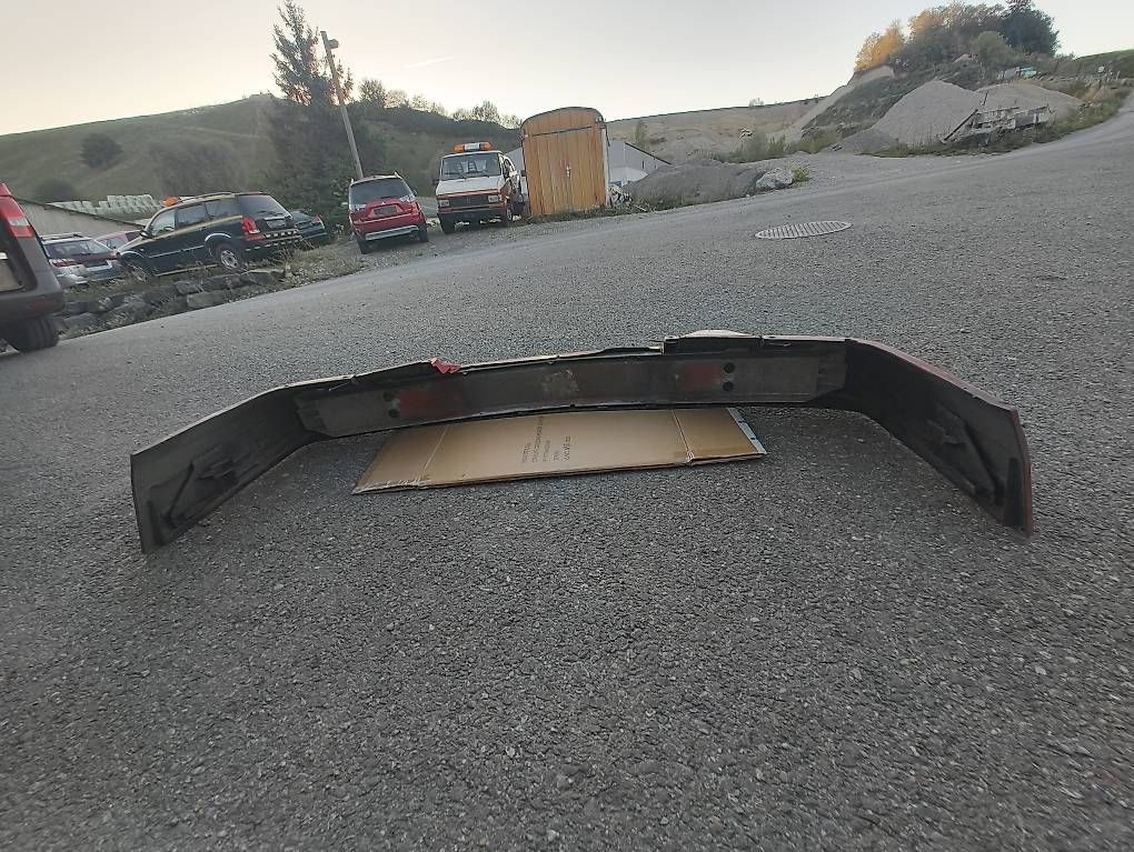 Tutti pezzi di ricambio auto: Frontstossstange Volvo 940 – Usato da Krattigen venduto da Gamerstar16