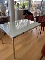 Table verre opaque, pieds métal, salle à manger, bureau