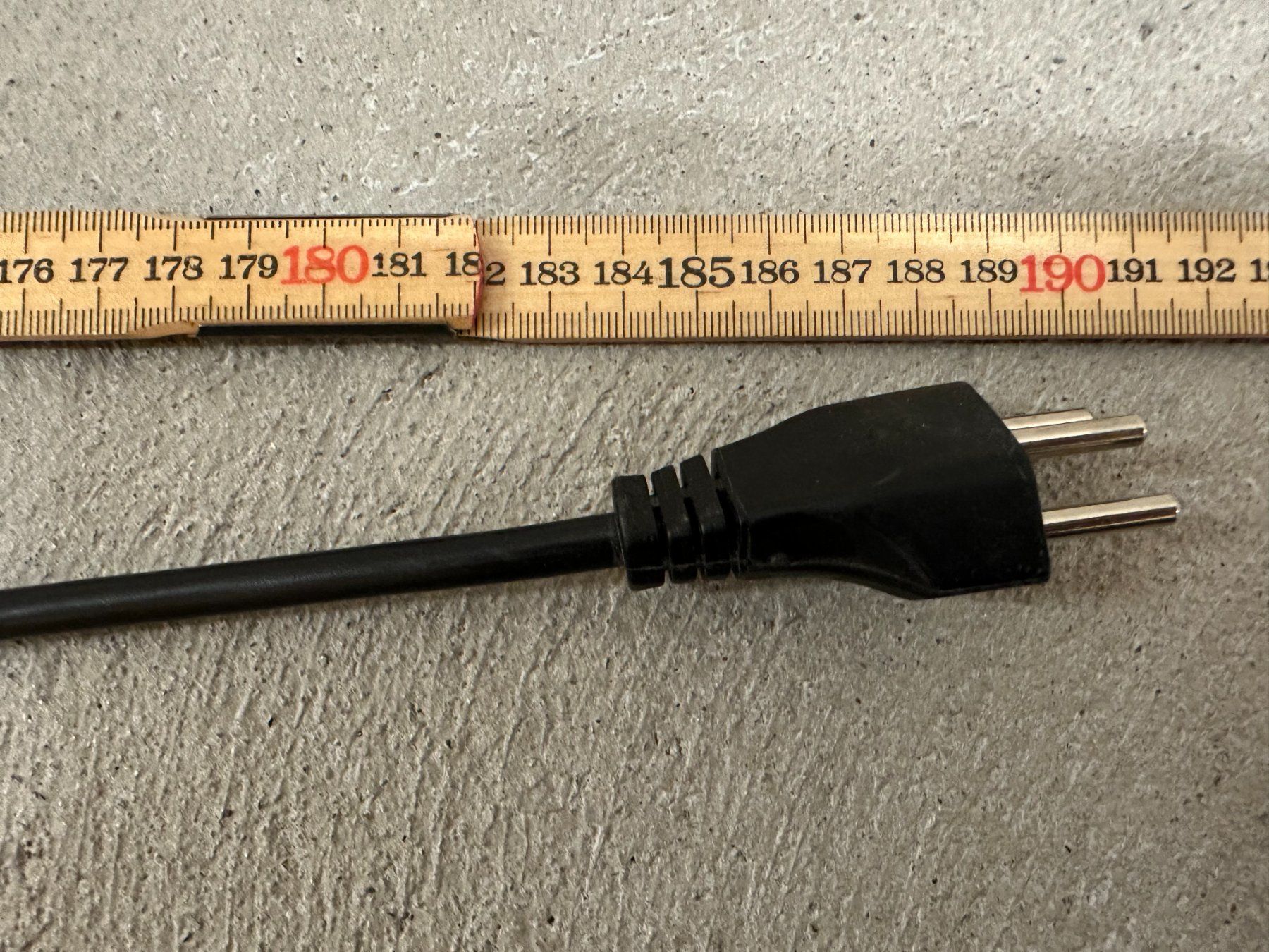 Stecker: Mehrfachstecker (Turm mit 9 Anschlüssen) – Gebraucht aus Ibach von JoergKrissler 5