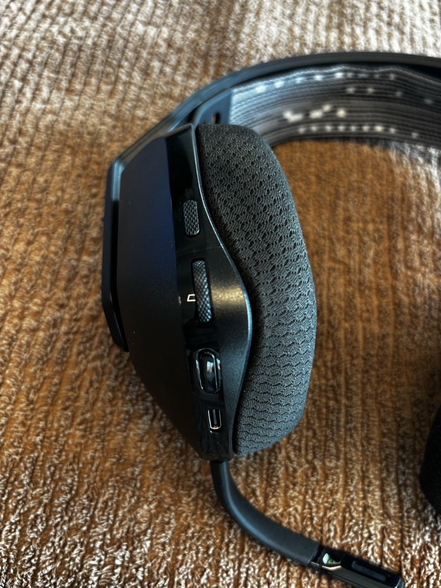 Logitech Cuffie: Logitech G G733 Lightspeed, Wireless Gaming Headset, Schwarz – Usato da Oberhofen Thun'see venduto da luk_jdd9 3
