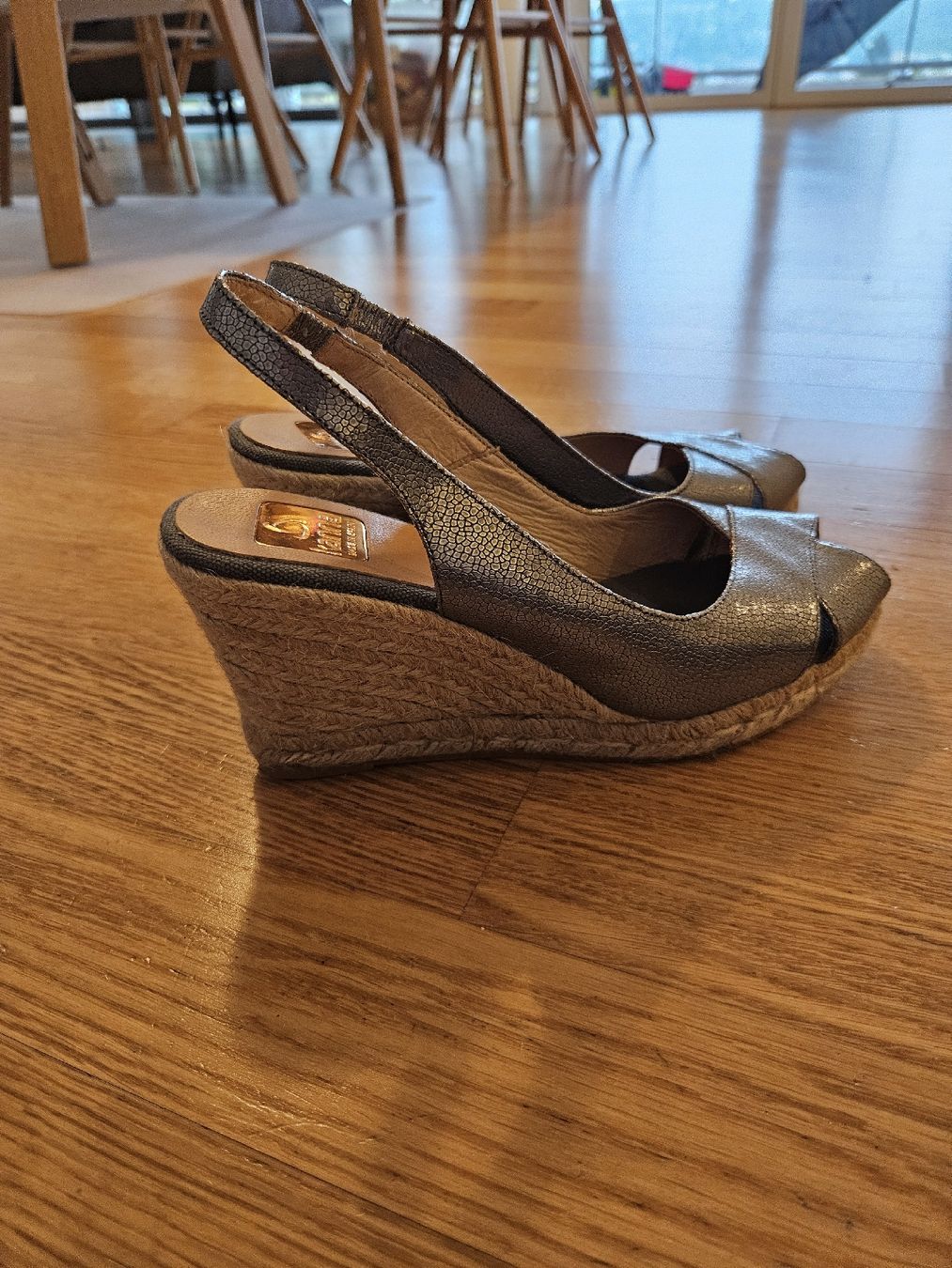 Damenschuhe: Keilsandaletten, silber, Gr. 39, NEU – Neu (gemäss Beschreibung) aus St. Gallen von ram_87p7 1