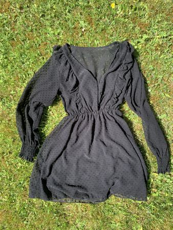 Schwarzes Blusenkleid