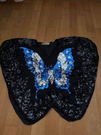 Schwarzes Pailletten Oberteil mit Schmetterling, Gr. M