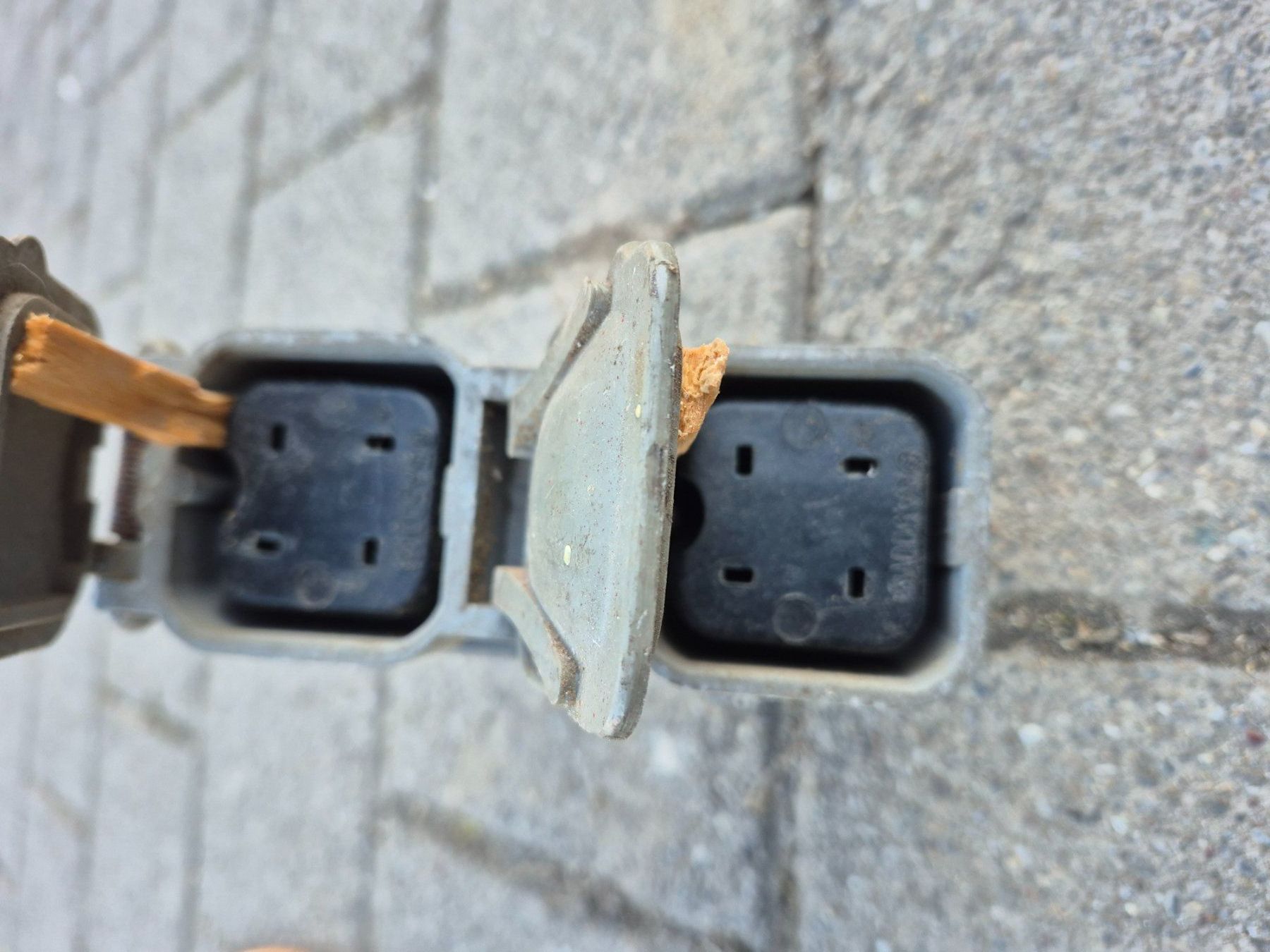 Spine: J 15 Doppelstecker, Stecker J 40/500 – Usato da Abtwil AG venduto da Rosari007 1