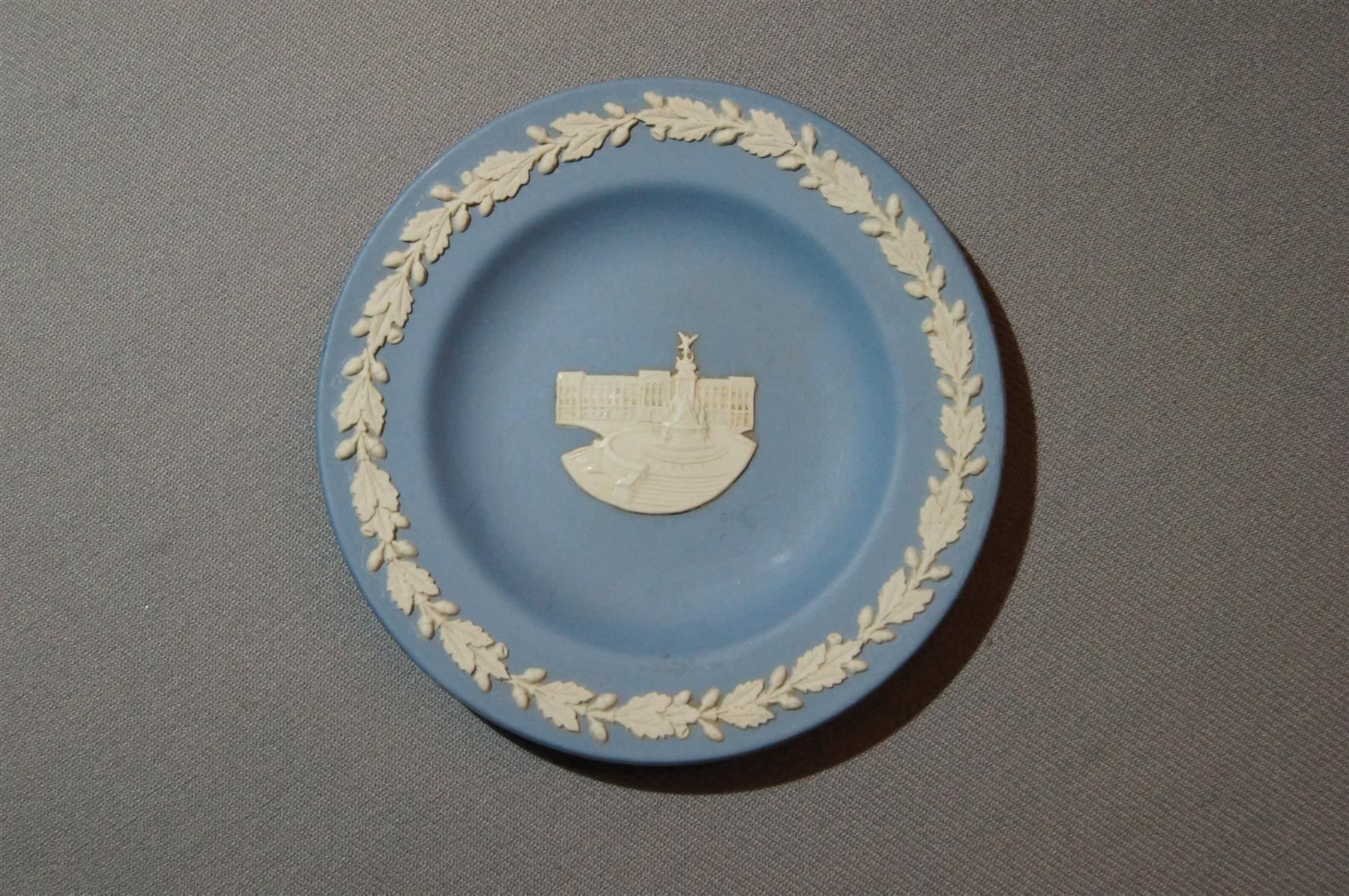 Sonstige Dekorationen & Accessoires: Wedgwood-Dose rund – Gebraucht aus Geroldswil von ARTEFACTO 1