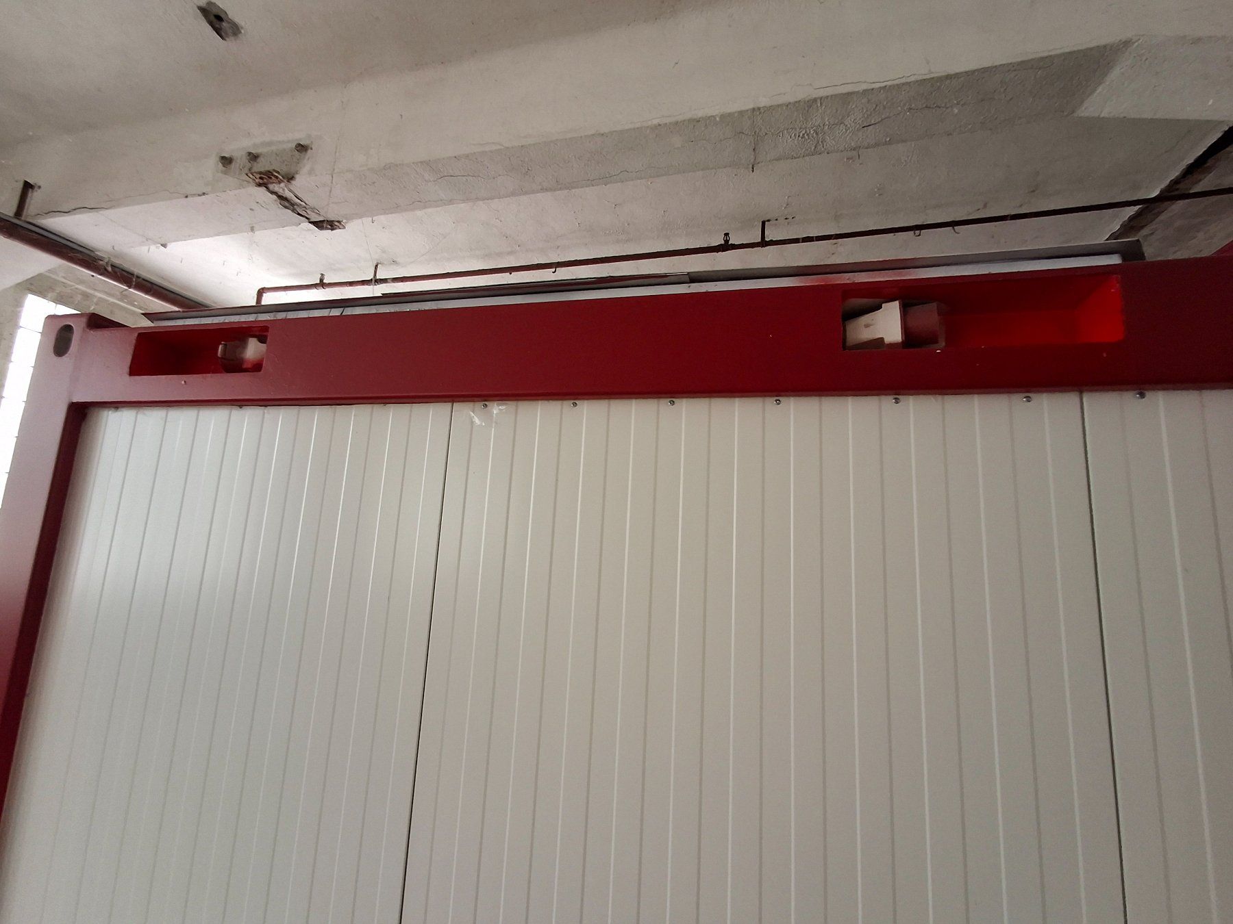 Baucontainer: Bürocontainer isoliert – Gebraucht aus Linthal von DeliaHug 3
