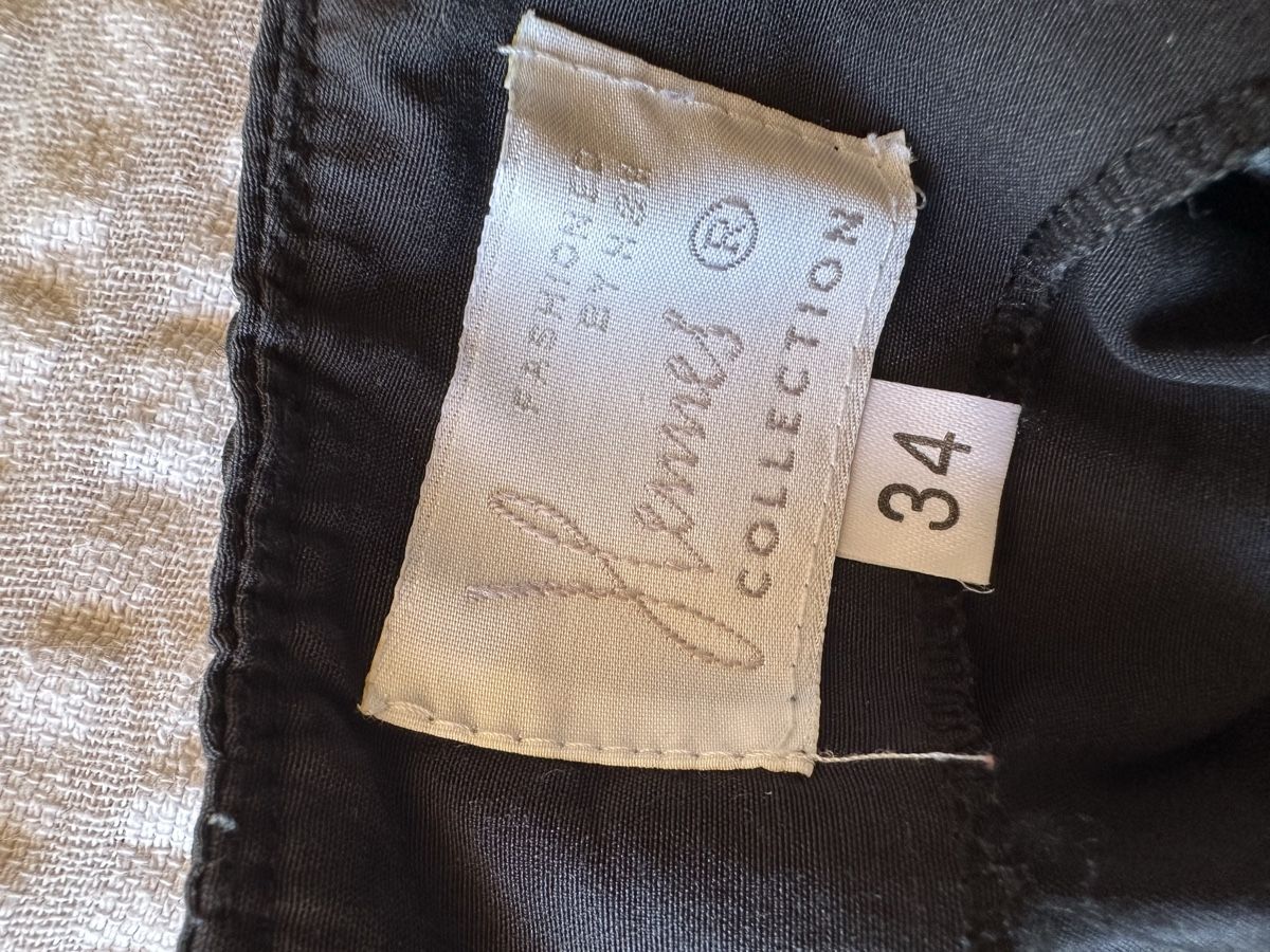 H&M Tute: Schwarzer Jumpsuit, Grösse 34, mit verspieltem Deco – Usato da Bern venduto da Noeci 2