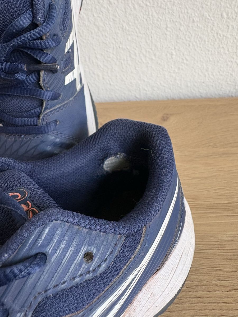 Asics Scarpe da uomo: Tennisschuhe / Turnschuhe Asics - Gr. 35 – Usato da Kloten venduto da Mod_qc5v 5