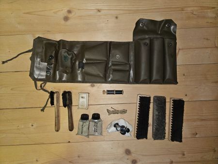 Mannsputzzeug Schweizer Armee