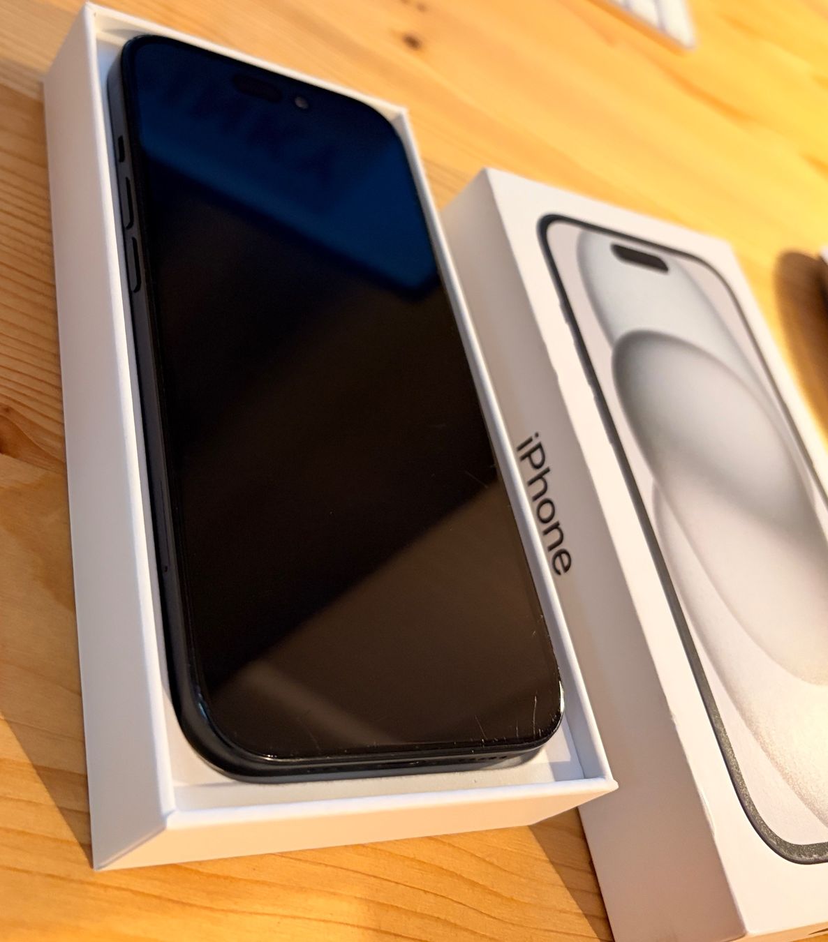 Apple Telefoni cellulari / Smartphones: iPhone 15 Black 128GB – Usato da Herrliberg venduto da Tcardo 3