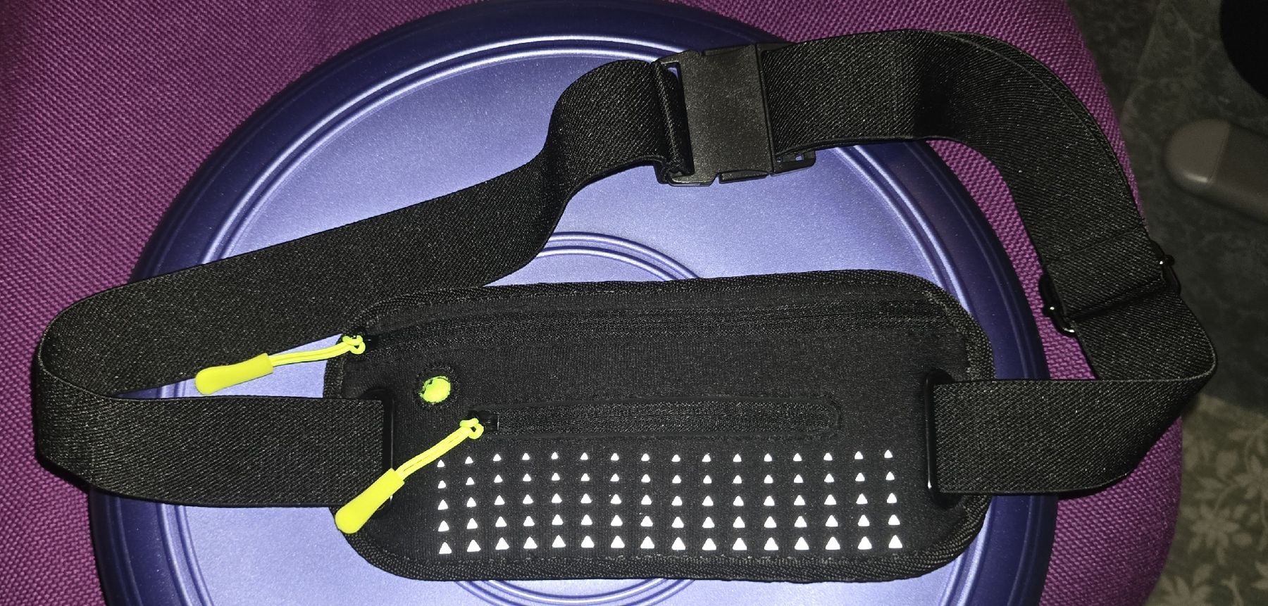 Sacs femmes: Second Hand 2x Bauchtaschen – D'occasion à Seuzach par K_N 1