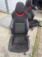 Skoda Octavia RS Sitze vorne hinten Stoff Leder rot