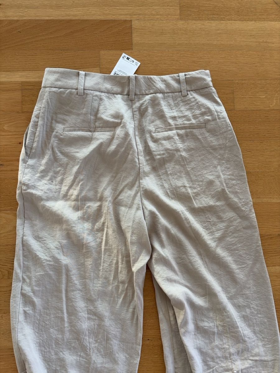 Mango Pantaloni: MNG Hose beige Grösse 36 mit Etikett – Nuovo e nell'imballaggio originale da Zürich venduto da ufe_f5q5 2