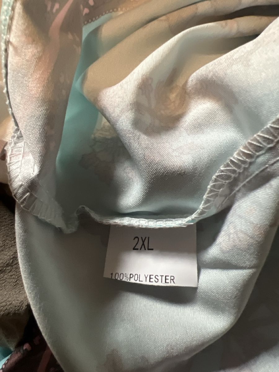 Vestiti: Kleid mit Blumenmuster Grösse 2XL 100% Polyester – Usato da Richterswil venduto da Luke6 2