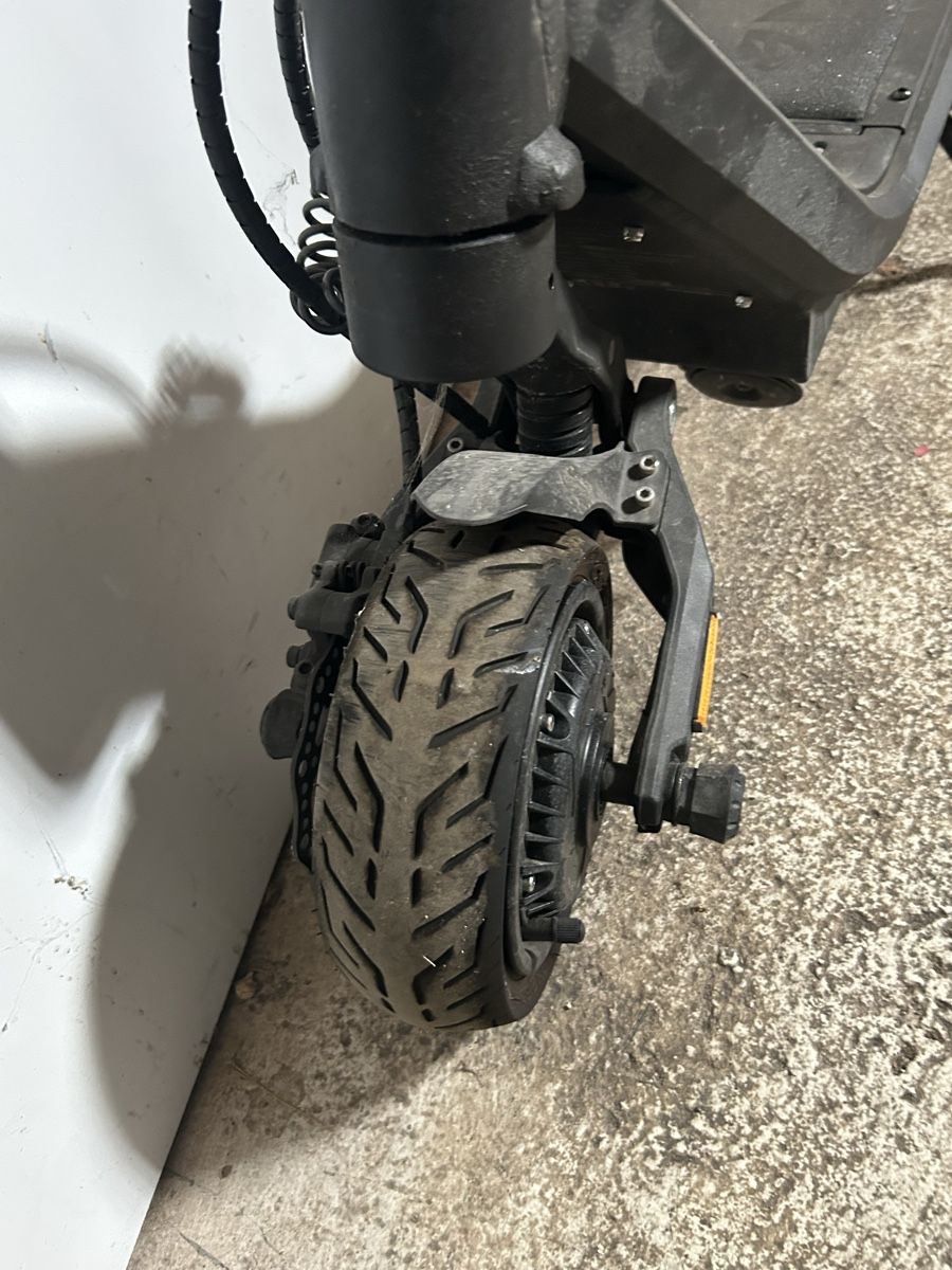 Kickboard: Trottinette électrique NAMI Electric Stella usagée – Gebraucht aus Thierrens von Bigla 5
