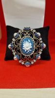 Vintage Brosche mit Kamee, blau und weiss, Top Zustand!