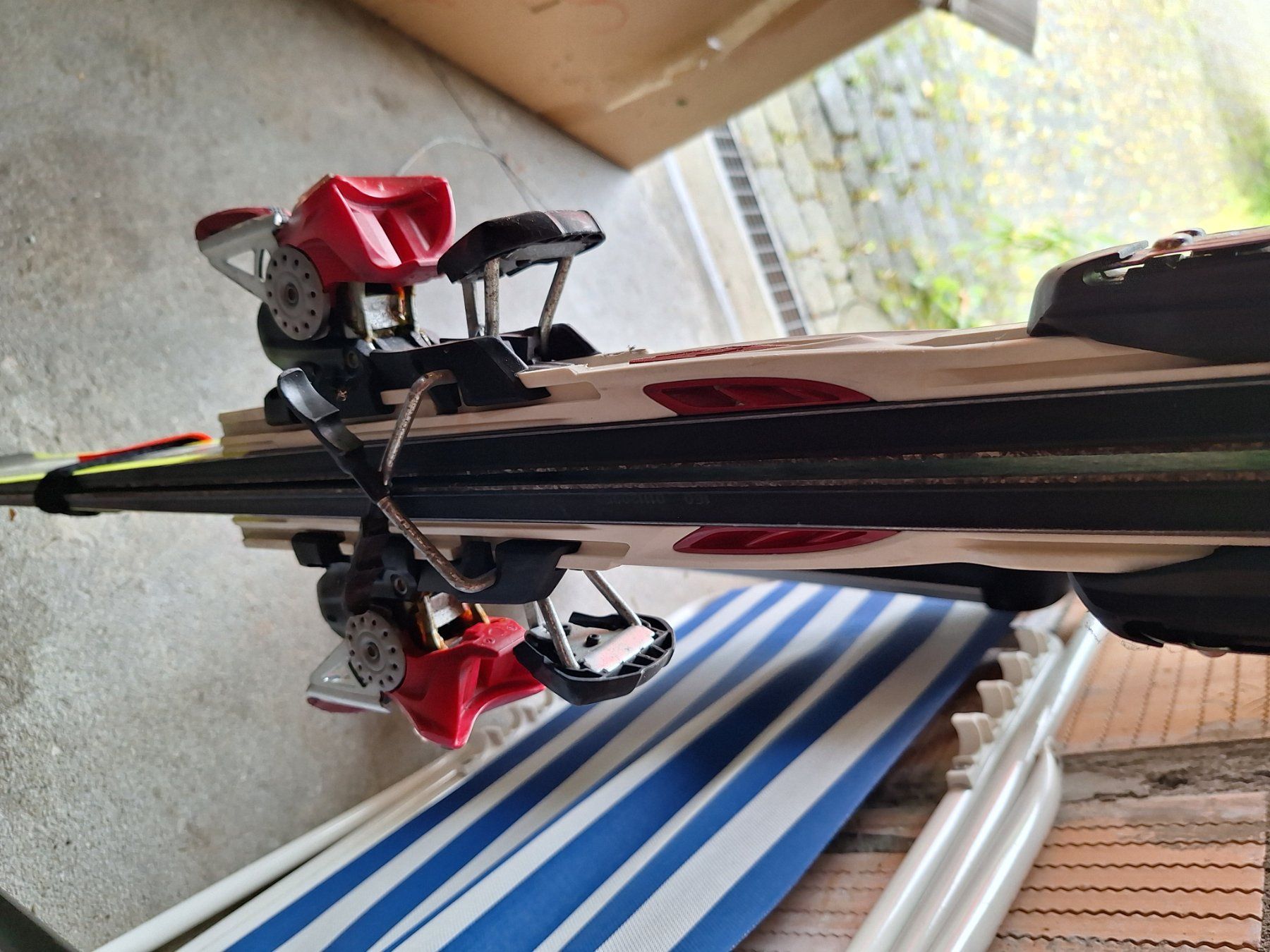 Skis: Völkl Ski mit Stöcken – D'occasion à Ittigen par Michel0120 1