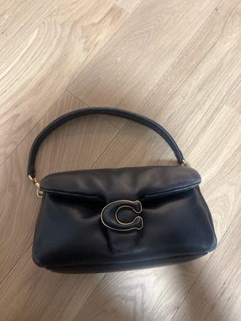 Elegante schwarze Ledertasche, perfekt für den Herbst 🍂