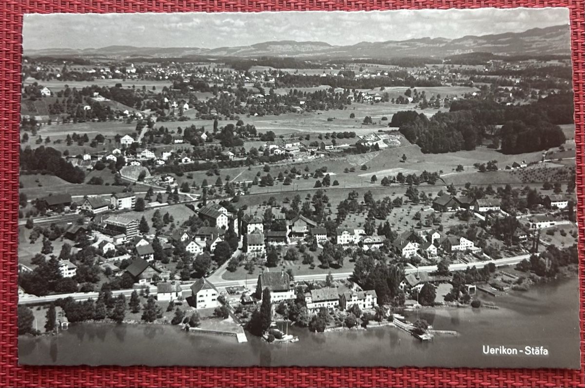Cartoline postali: Flugaufnahme Uerikon Stäfa – Usato da Horw venduto da Tellbub