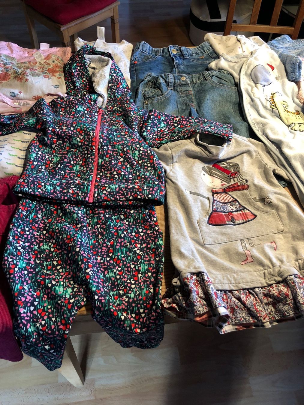 Lotti & Set di vestiti: 25-teiliges Mädchenpaket Gr. 80/86 – Usato da Röschenz venduto da Tashroal 2