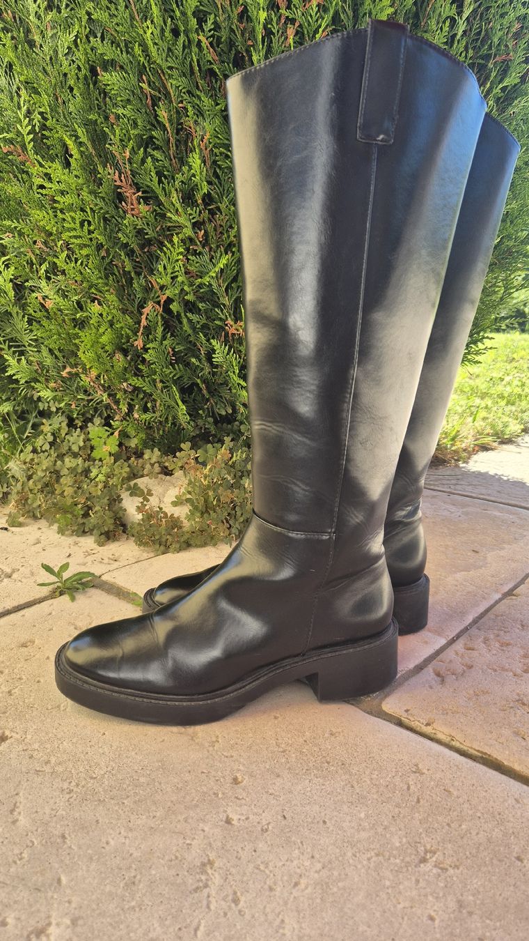 Stradivarius Chaussures femmes: Bottes hautes – D'occasion à Miège par zuf_k2z2 1