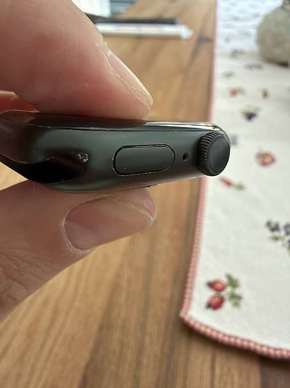 Smartwatch: Apple Watch serie 7 41mm – Gebraucht aus Canobbio von dpa_g9wz 1
