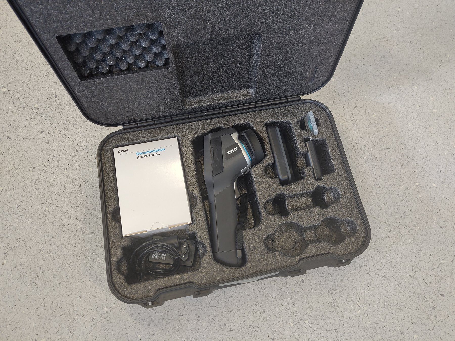 Flir Fotocamera: Flir Wärmebildkamera E60 – Usato da Zollikofen venduto da TobiBatt 1