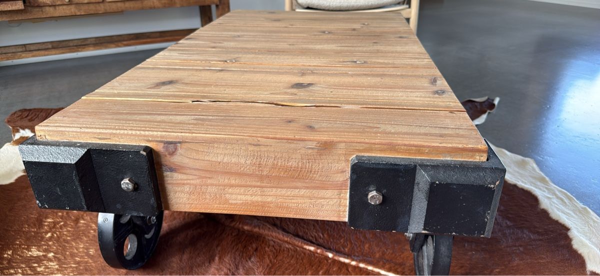 Tavoli: Couchtisch im Industrial-Look – Usato da Rüti ZH venduto da CaroVassalli 2