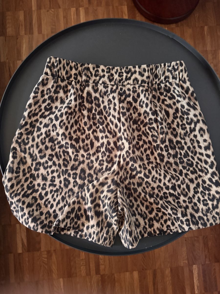 Only Pantaloni: Only Leo Shorts, M – Nuovo (secondo la descrizione) da Frauenfeld venduto da womensworld 1