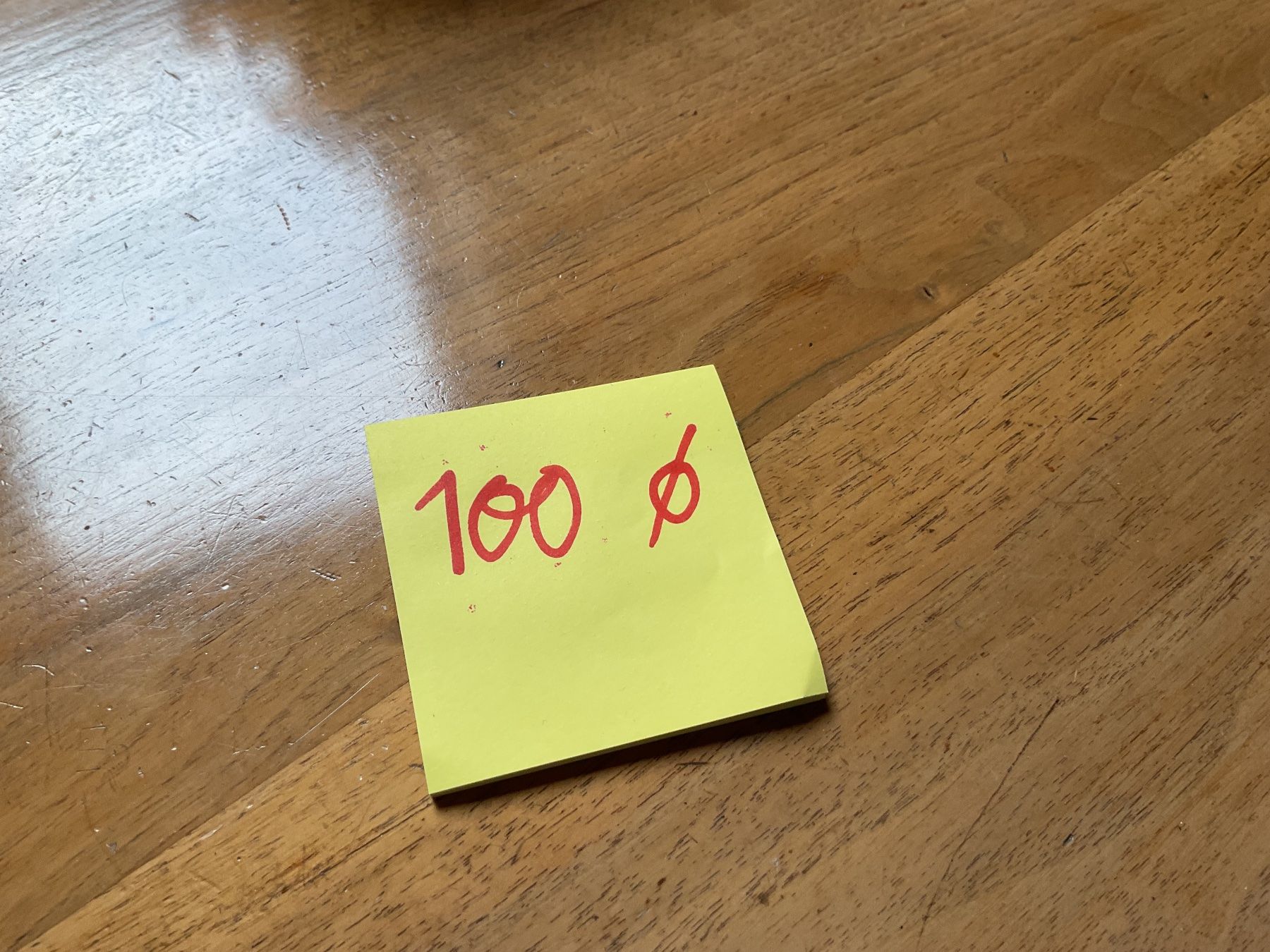 Set di tavolo e panche: Nussbaumholztisch rund – Usato da Solothurn venduto da huesi78 3