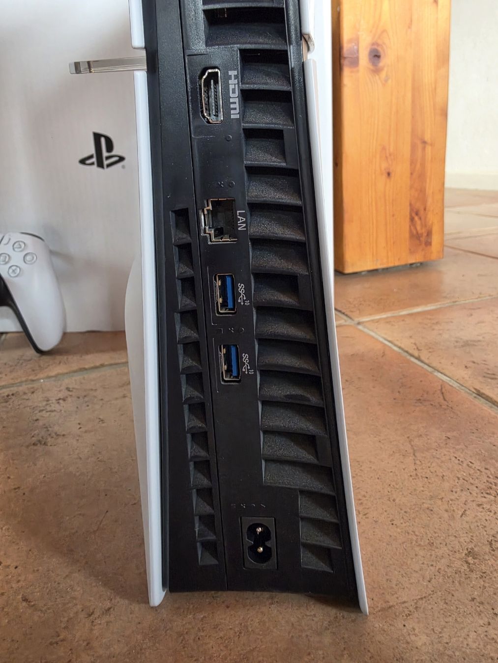 Sony Konsolen: PlayStation 5 825Go – Neu (gemäss Beschreibung) aus Le Solliat von Nache 2