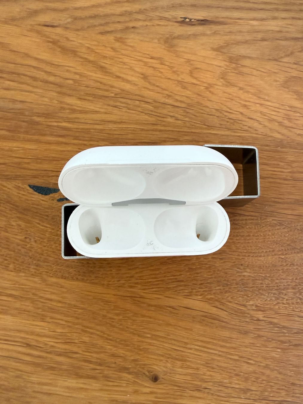 Apple Casques audio: APPLE AirPods Pro 2 Charging Case – D'occasion à Lausanne par Nine1982 1
